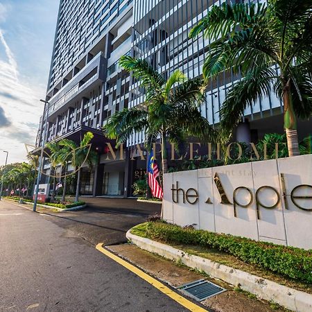 The Apple Melaka Apartment Exterior photo
