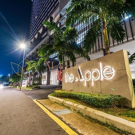 The Apple Premier Suites Melaka Exterior photo