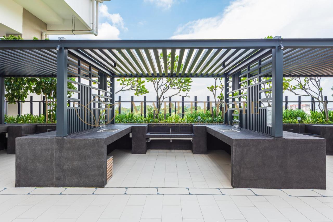 The Apple Melaka Apartment Exterior photo