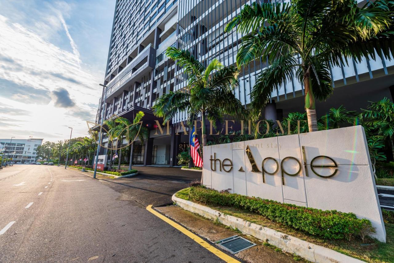 The Apple Premier Suites Melaka Exterior photo