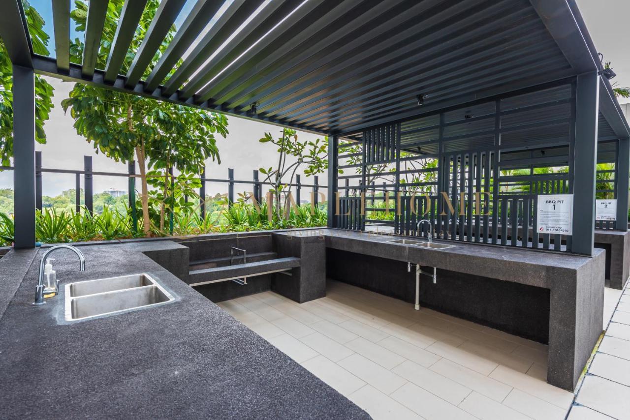 The Apple Melaka Apartment Exterior photo