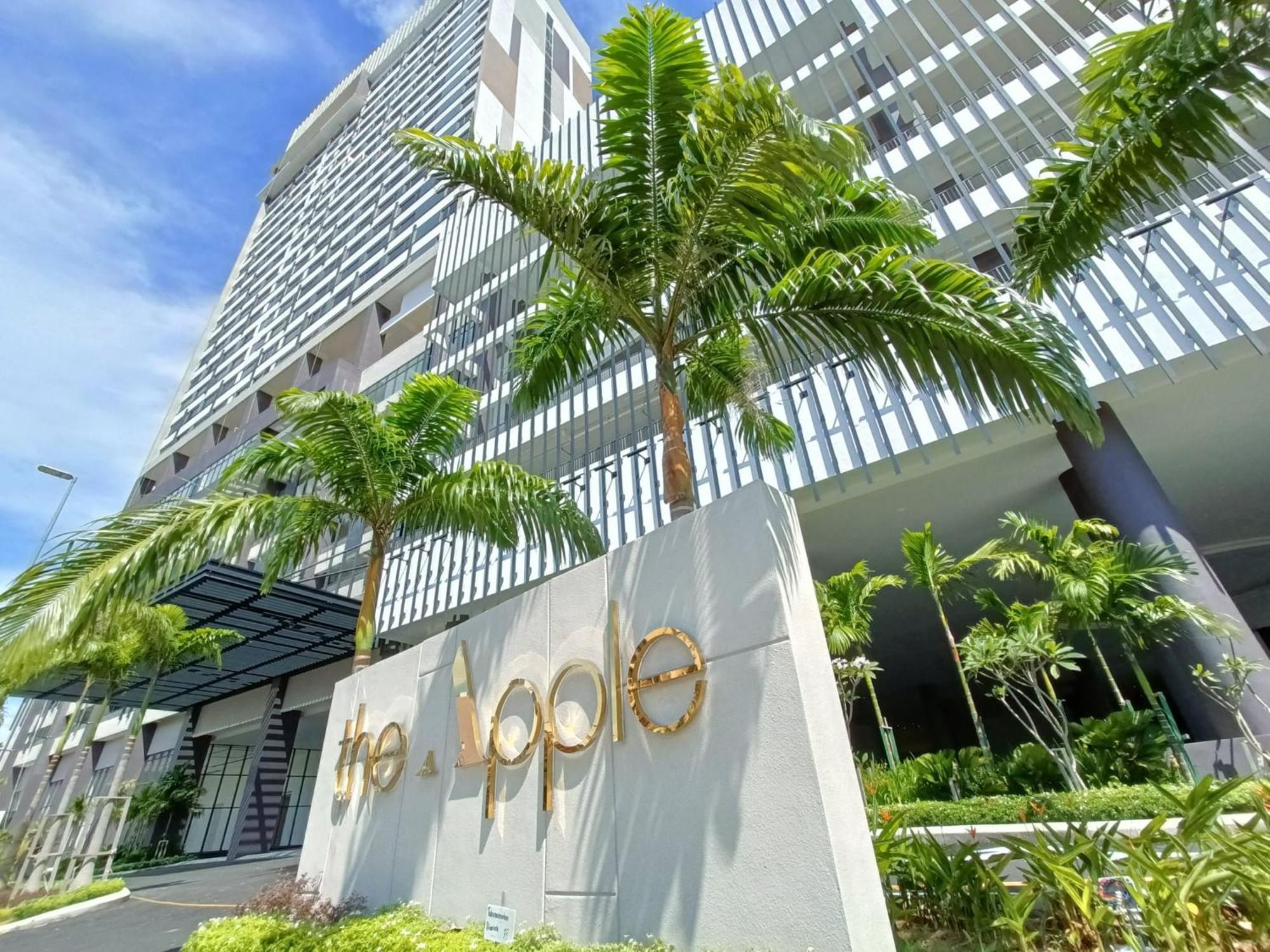 The Apple Melaka Apartment Exterior photo